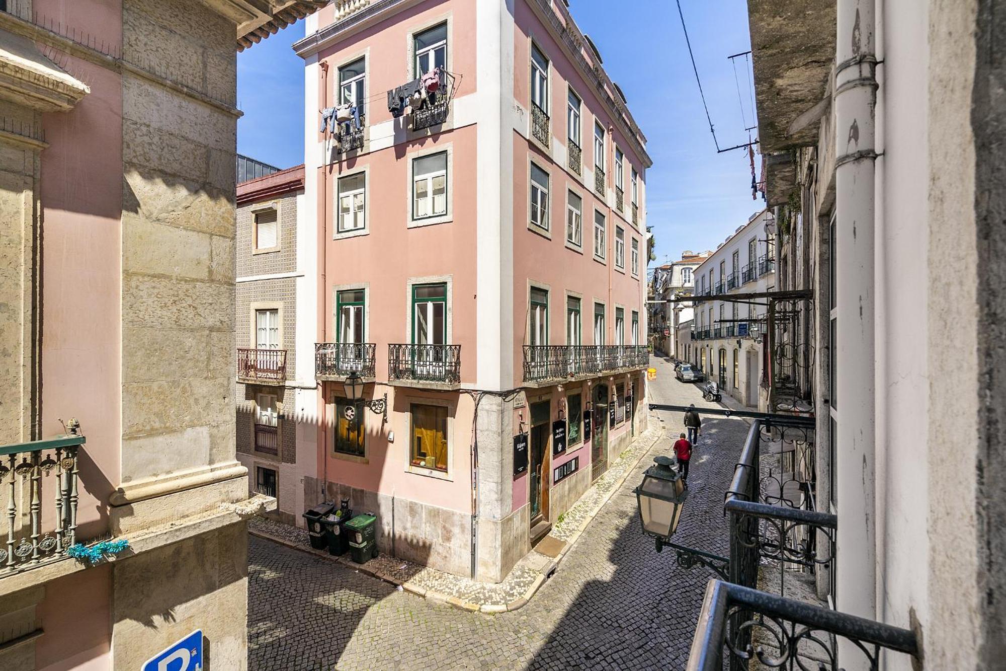 Apartment Whome Stylish Family In The Heart Of Chiado *