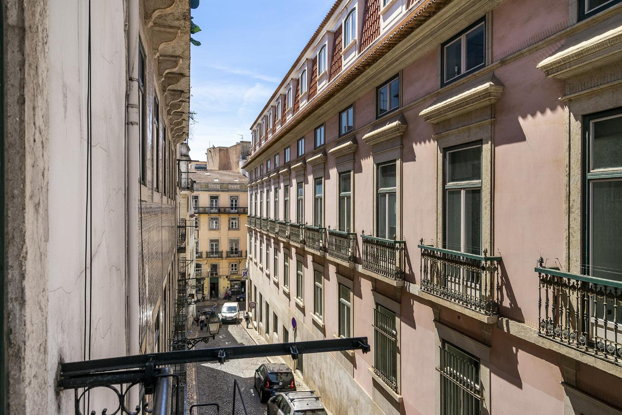 Apartment Whome Stylish Family In The Heart Of Chiado *
